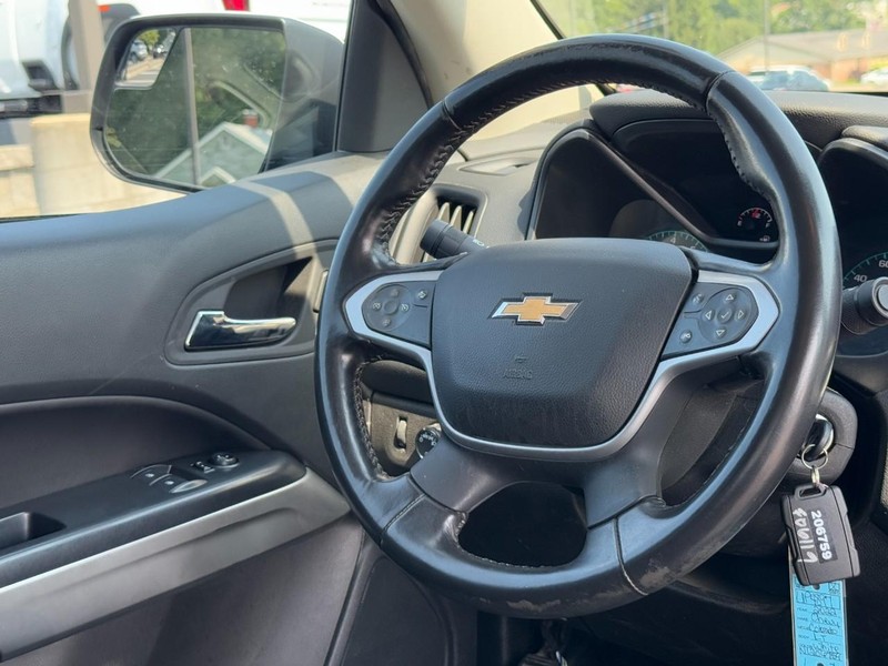 Chevrolet Colorado Vehicle Image 12