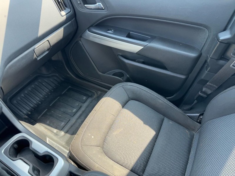 Chevrolet Colorado Vehicle Image 15