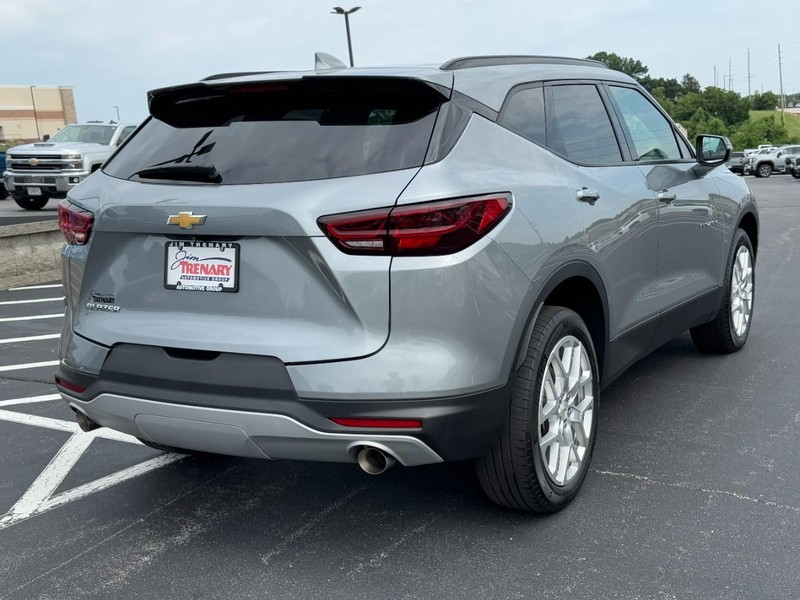 Chevrolet Blazer Vehicle Full-screen Gallery Image 03