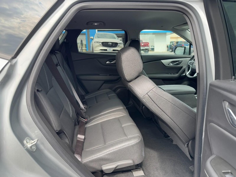 Chevrolet Blazer Vehicle Full-screen Gallery Image 10
