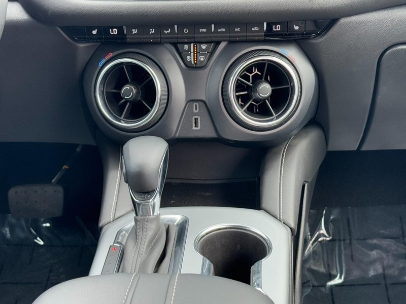 Chevrolet Blazer Vehicle Full-screen Gallery Image 14