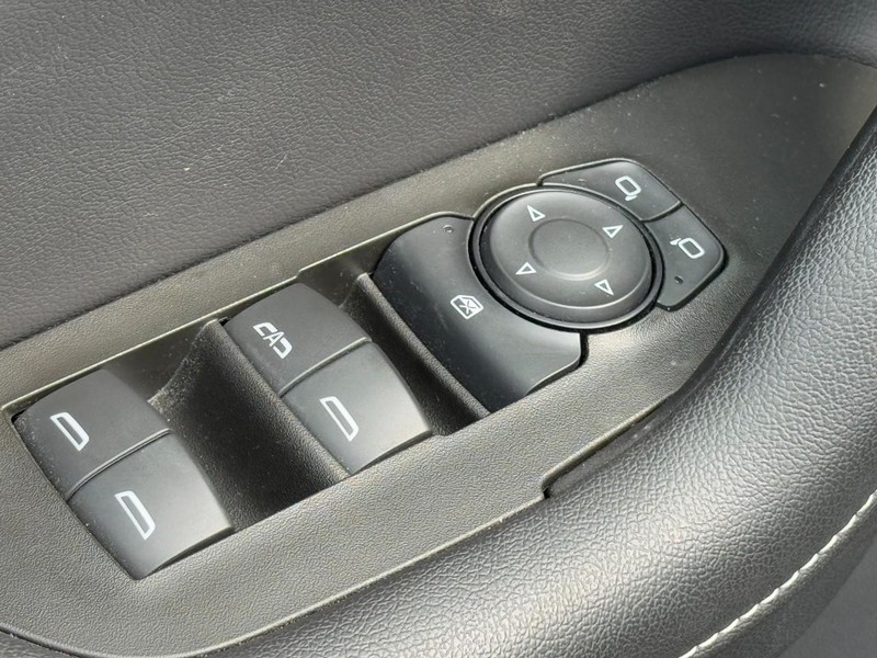 Chevrolet Blazer Vehicle Full-screen Gallery Image 21