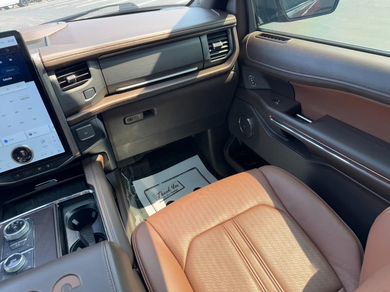 Ford Expedition Max Vehicle Image 16