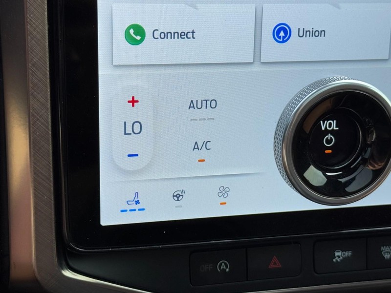 Ford Expedition Max Vehicle Image 22