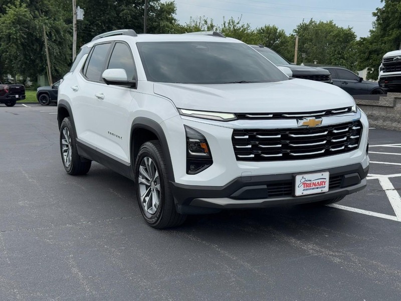 Chevrolet Equinox Vehicle Full-screen Gallery Image 02