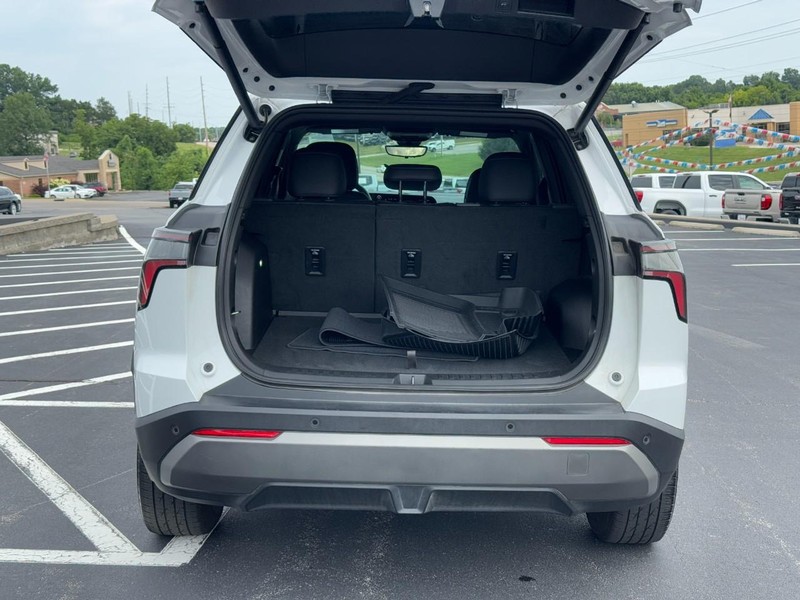 Chevrolet Equinox Vehicle Full-screen Gallery Image 05