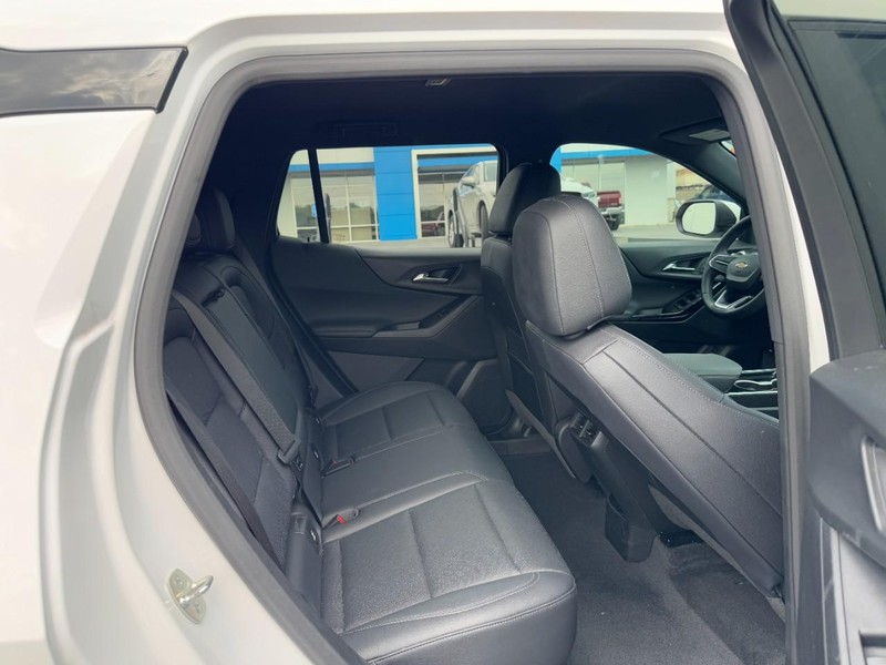 Chevrolet Equinox Vehicle Full-screen Gallery Image 10