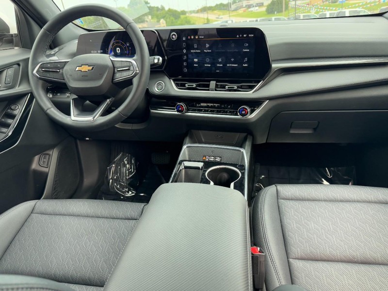 Chevrolet Equinox Vehicle Full-screen Gallery Image 11