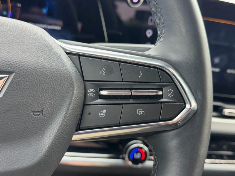 Chevrolet Equinox Vehicle Full-screen Gallery Image 17