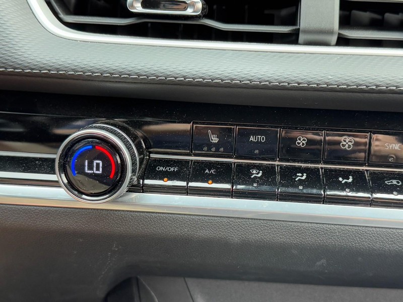 Chevrolet Equinox Vehicle Full-screen Gallery Image 19