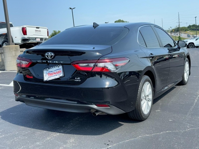 Toyota Camry Vehicle Image 03