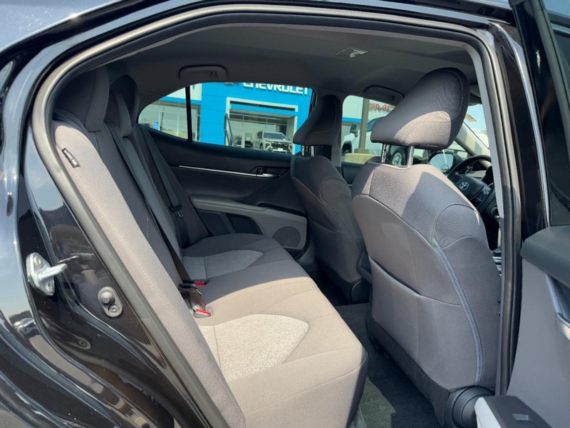 Toyota Camry Vehicle Image 10
