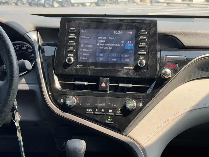Toyota Camry Vehicle Image 13