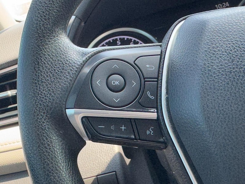 Toyota Camry Vehicle Image 16