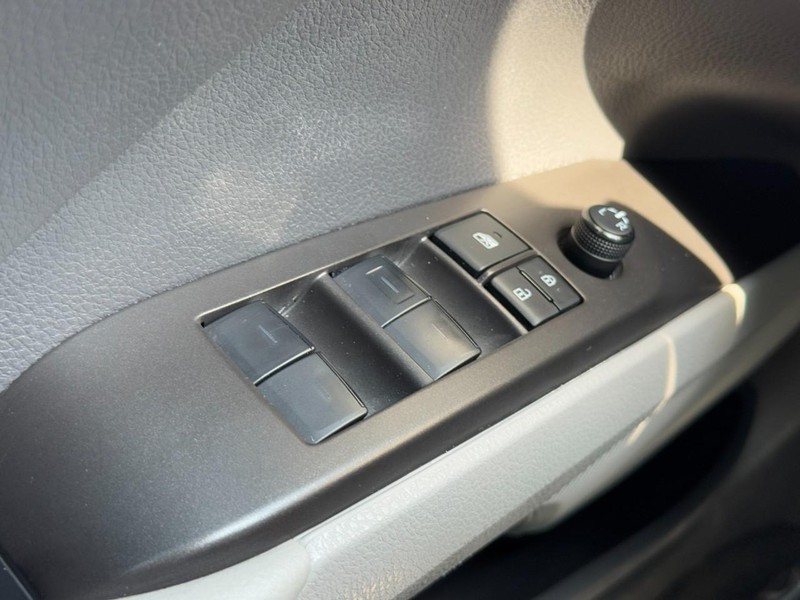 Toyota Camry Vehicle Image 21