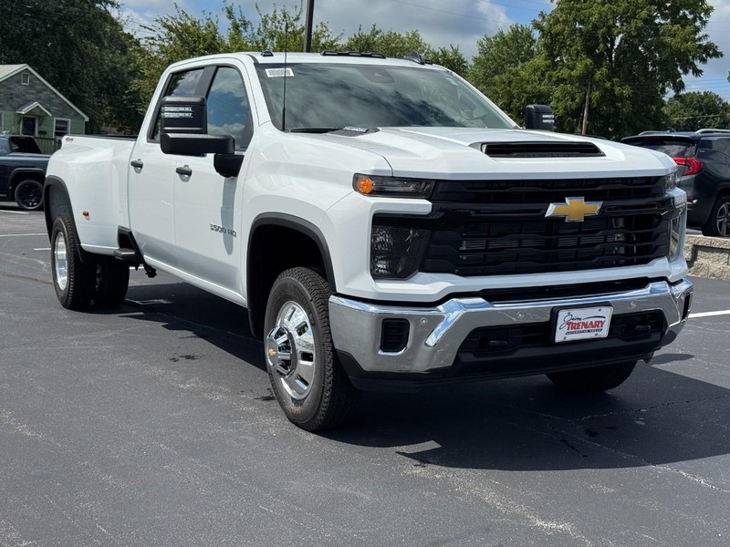 Chevrolet Silverado 3500HD Vehicle Image 02