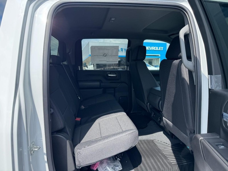 Chevrolet Silverado 3500HD Vehicle Image 06