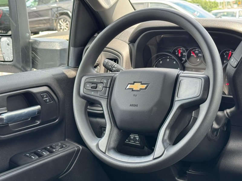 Chevrolet Silverado 3500HD Vehicle Image 08