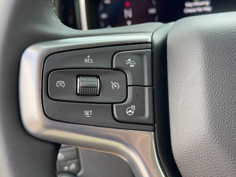 Chevrolet Silverado 1500 Vehicle Image 11