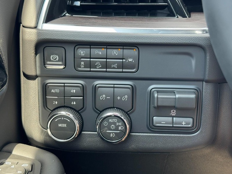 Chevrolet Tahoe Vehicle Image 13