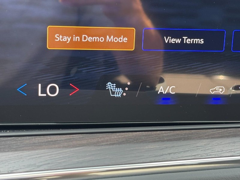 Chevrolet Tahoe Vehicle Image 17