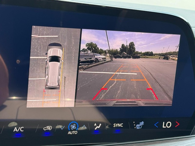 Chevrolet Tahoe Vehicle Image 18
