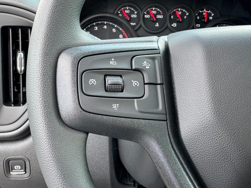 Chevrolet Silverado 1500 Vehicle Image 11