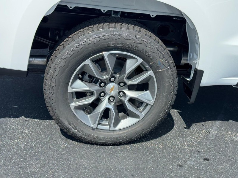 Chevrolet Silverado 1500 Vehicle Image 05