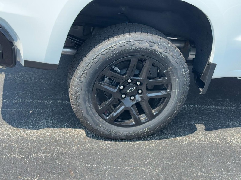 Chevrolet Silverado 1500 Vehicle Image 05