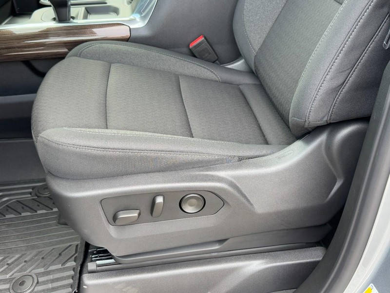 Chevrolet Silverado 1500 Vehicle Image 16