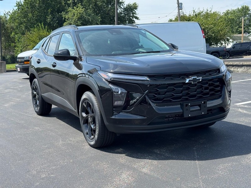 Chevrolet Trax Vehicle Image 02
