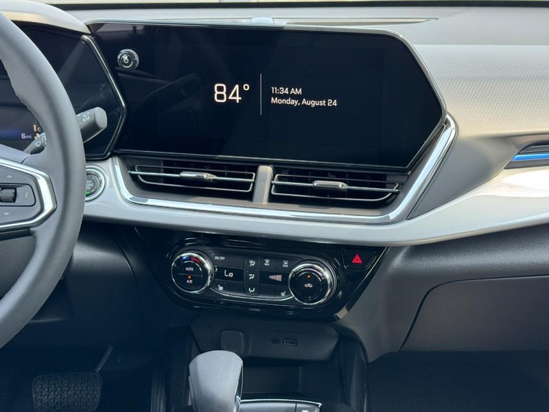 Chevrolet Trax Vehicle Image 09