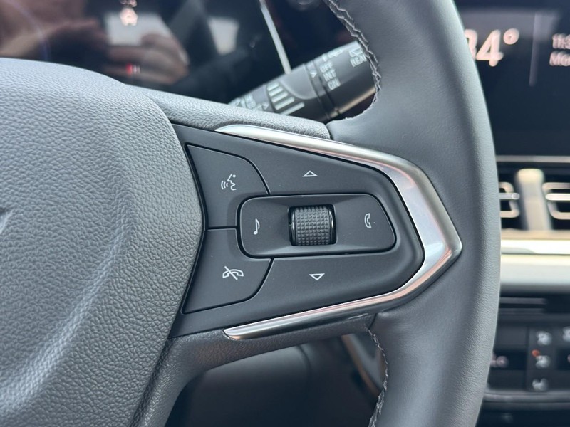 Chevrolet Trax Vehicle Image 13