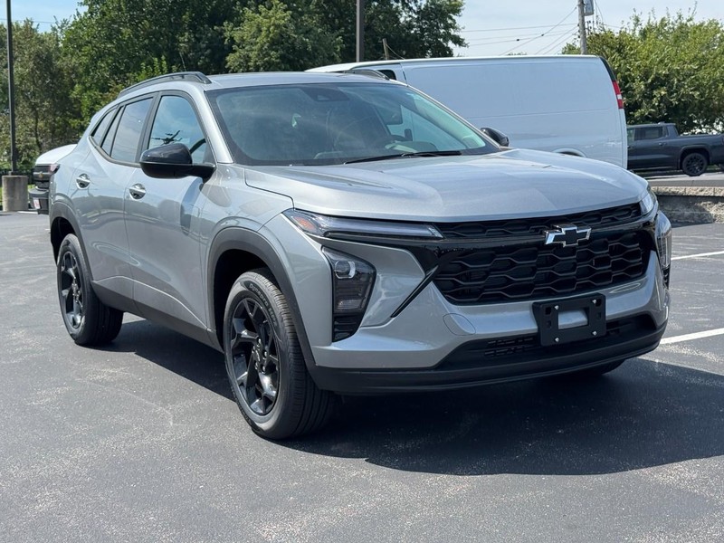 Chevrolet Trax Vehicle Image 02