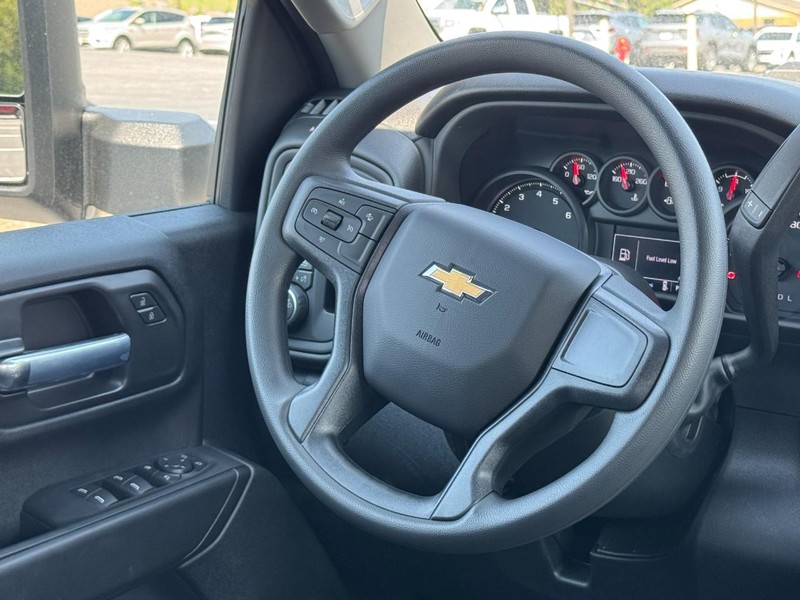 Chevrolet Silverado 2500HD Vehicle Image 08