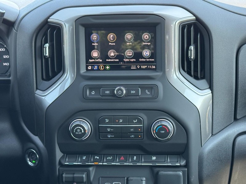 Chevrolet Silverado 2500HD Vehicle Image 09