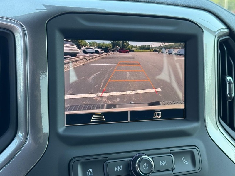 Chevrolet Silverado 2500HD Vehicle Image 13