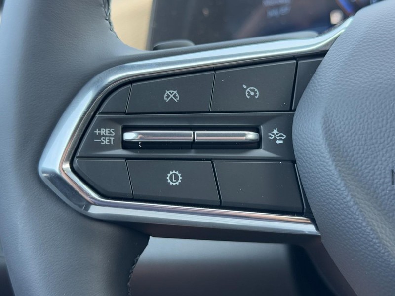 Chevrolet Equinox Vehicle Image 11