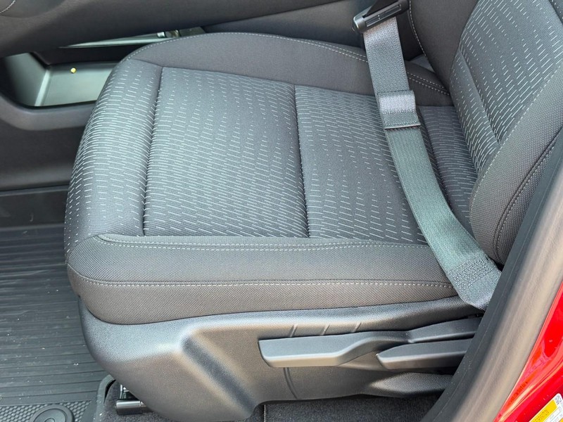 Chevrolet Equinox Vehicle Image 15