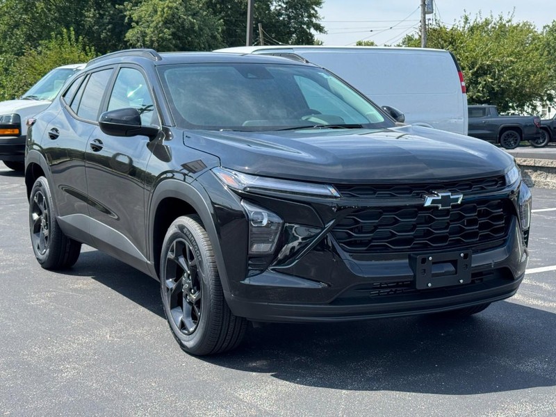 Chevrolet Trax Vehicle Image 02