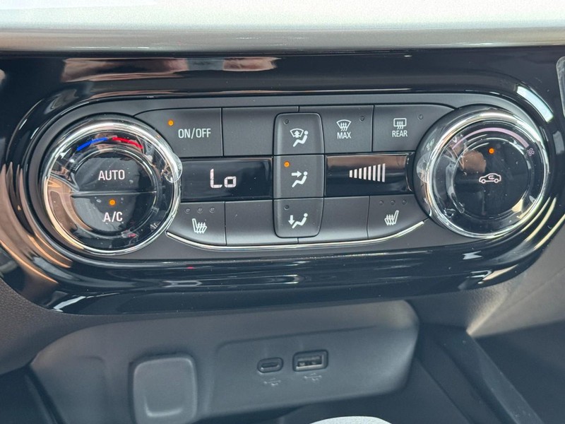 Chevrolet Trax Vehicle Image 13