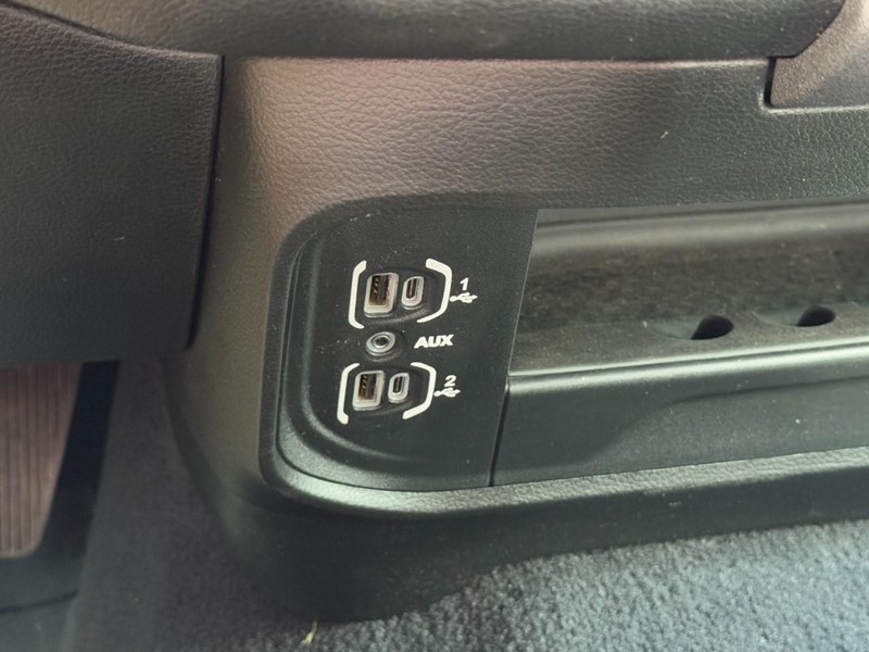 Ram 3500 Vehicle Image 19
