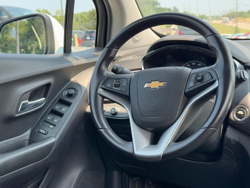Chevrolet Trax Vehicle Image 12