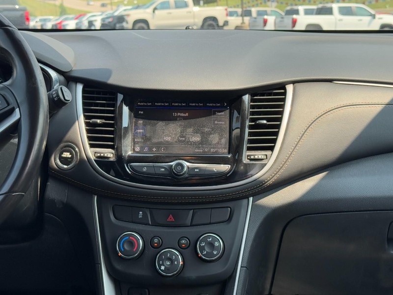 Chevrolet Trax Vehicle Image 13