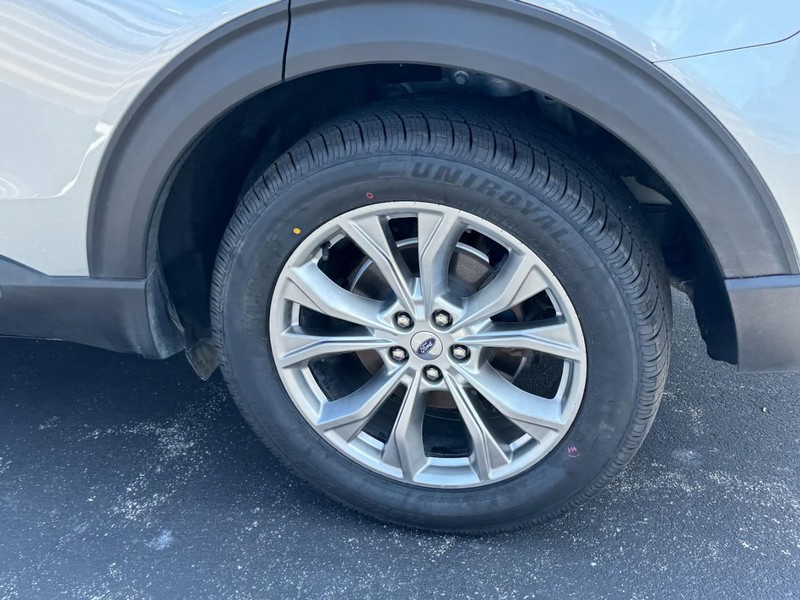 Ford Explorer Vehicle Image 07