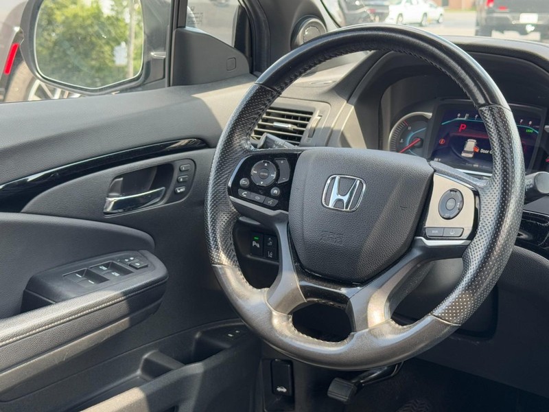 Honda Passport Vehicle Image 12