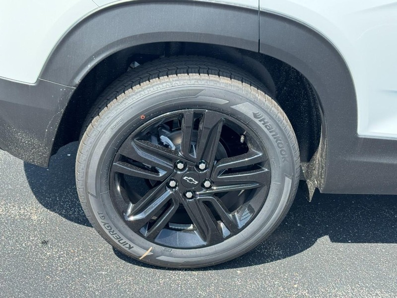 Chevrolet TrailBlazer Vehicle Image 05