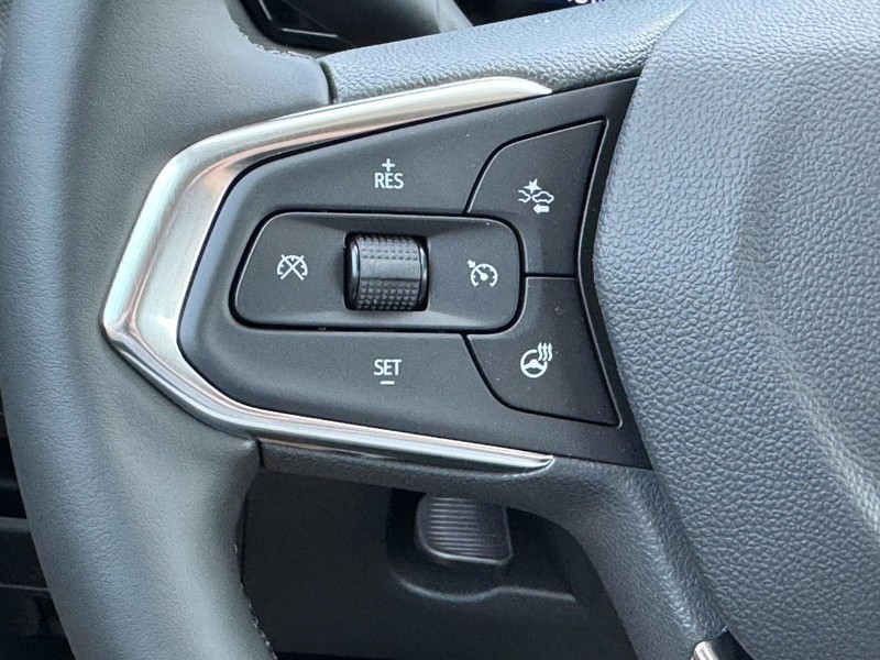 Chevrolet TrailBlazer Vehicle Image 11