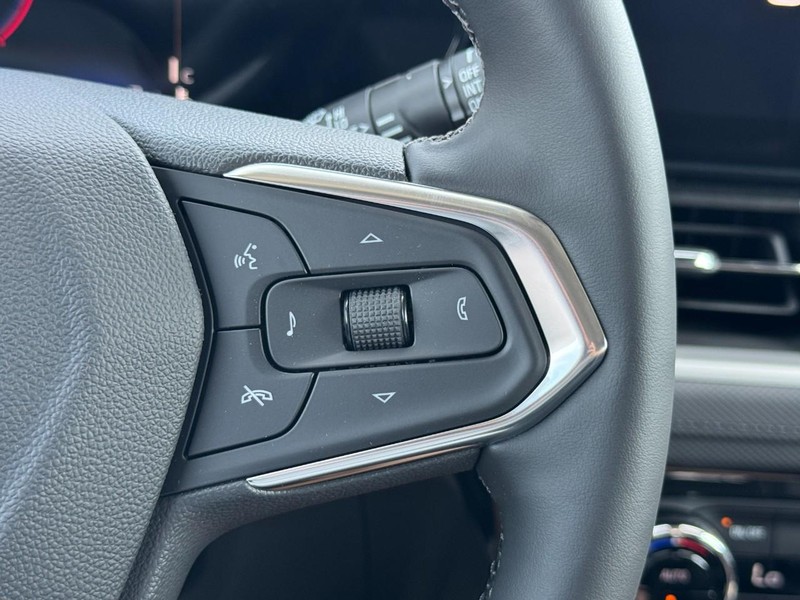 Chevrolet TrailBlazer Vehicle Image 12