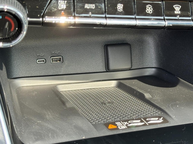 Chevrolet Traverse Vehicle Image 14